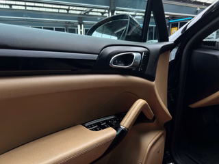Porsche Cayenne 3,0 Diesel Platinum Edition CHRONO / PANO / CAM / BOSE / START-STOP - foto 14
