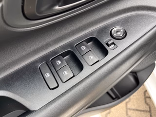 Hyundai i20 Select Funktion Navi Kamera PDC - bilder 17