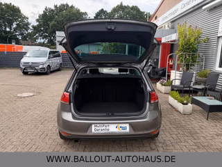 Volkswagen Golf VII Lim.Cup*2.HAND*PANO*KLIMA*NAVI*SHZ*EUR5 - bilder 7