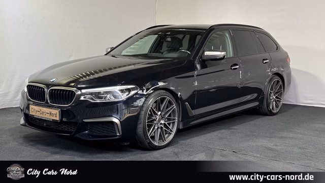 BMW M550 d xDrive Tour.-PANO-HUD-B&W-DIGITAL-LED-AHK - foto 1