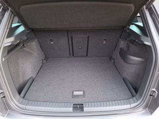 Skoda Karoq 1.5 TSI Sportline DSG / ACC / NAVI / KAMERA / SITZHEIZUNG - bilder 11