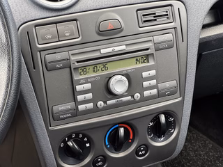 Ford Fusion Style Scheckheftgepflegt/Wenig Km/Garantie - bilder 9