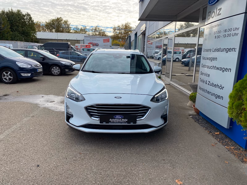 Ford Focus Turnier Cool & Connect - Navi - Kamera - Winter P. - AHK - Top