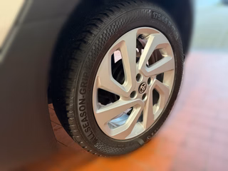 Toyota Aygo X Play +Allwetterräder - foto 9