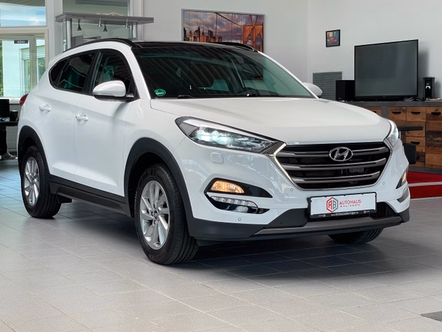 Hyundai TUCSON Blue Style |KAMERA|4xSHZ|PANO|NAVI|AHK Gebrauchtwagen Kaufen | EZ 02/2016 | Preis 15.990 €