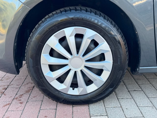 Citroën C-Elysée Selection 1.6*Klimaautomatik*Tempomat* - bilder 10