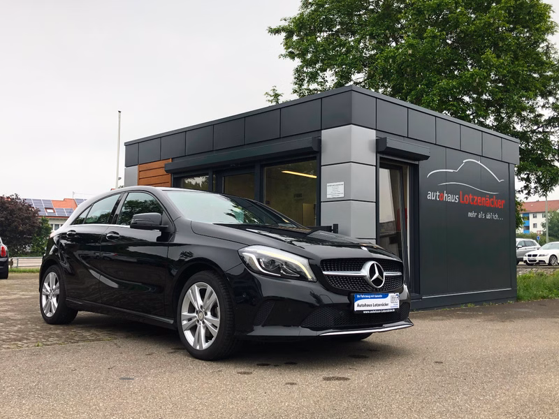 Mercedes-Benz A 180 BlueEfficiency LED,NAVI,PANO,PDC,MB-SCHECKHEFT