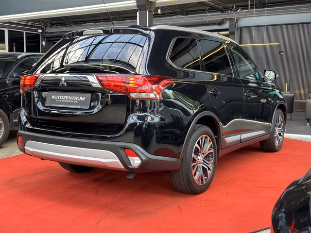 Mitsubishi Outlander Plus 2,2DI-D LED/TEMP/KAM/SHZ/ - foto 6