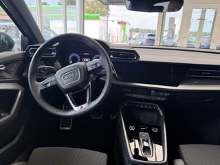 Audi A3 Sportback S-Line Sport Autom., Matrix Pano Sonos 19" - bilder 3