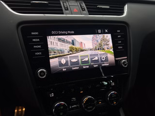 Skoda Octavia Combi V-RS 245 / PANO / ACC / LED / LANE-ASSIST / FRONT-ASSIST - foto 24
