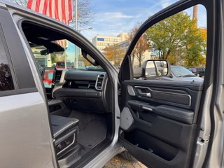 Dodge RAM Laramie Night Premium Rambox + teilbare Heckklappe + 3 Jahre Garantie - foto 18
