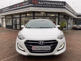 Hyundai i30 1.6 Diesel aus 1.Hand/Sitz +Lenkrad Hz/PDC Style - photo 1