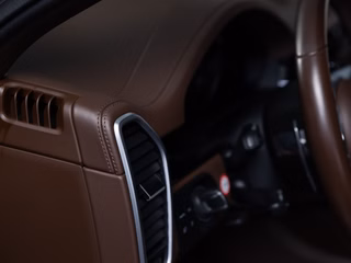 Porsche Cayenne  ACC PANO LUFT SPUR 360-CAM 21" - bilder 13