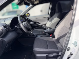 Toyota Yaris Cross Hybrid FWD Teamplayer +Safety- & Winter Paket - bilder 10