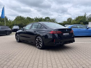 2027 BMW 540i xDrive - photo 5