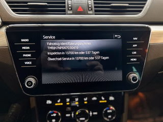 Skoda Superb 2.0TDI*Combi*7G*Kamera*LED* - bilder 5