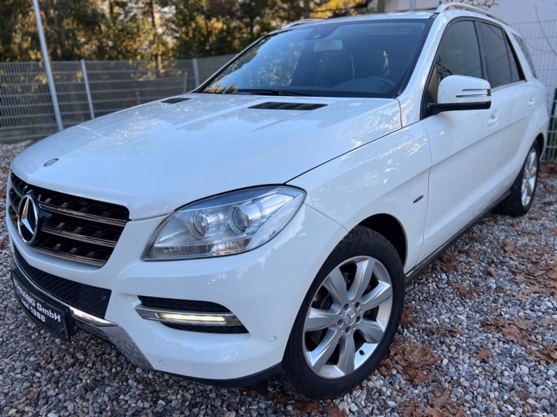 Mercedes-Benz ML350 BlueTec*SPURPAKET*SHD*COMAND*KAMERA*AHK*