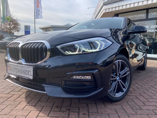 BMW 120 d Sport Line Live Cockpit Professional LED Kamera Gebrauchtwagen Kaufen | EZ 02/2022 | Preis 32.900 €