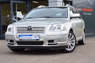 Toyota Avensis Kombi 1.8 Sol Garagenwagen sehr gepflegt! Used vehicle for sale | First registration 05/2004 | Price 1.890 €
