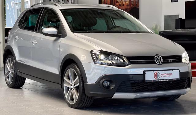 Volkswagen Polo Cross Polo Highline 1.HD|Bi-XEN|NAVI|SHZ|PDC Gebrauchtwagen Kaufen | EZ 01/2011 | Preis 11.990 €