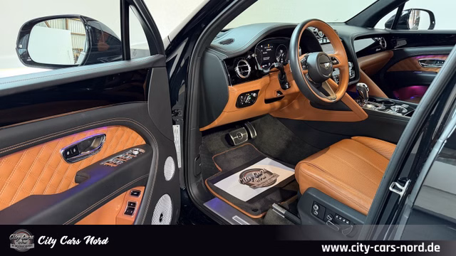 Bentley Bentayga Azure 4.0 V8 4WD COMFORT SPEC+FOND - bilder 9