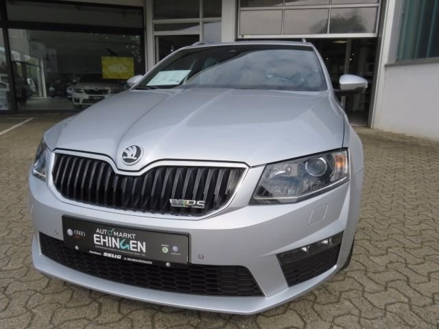 Skoda Octavia III Combi 2.0 TDI DPF 6-Gang DSG, 184 PS RS, Leder, AHK, Navi, Kessy
