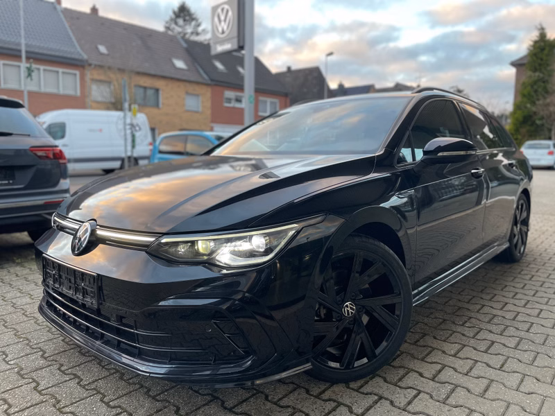 Volkswagen Golf Variant R-Line,PANO,KAM,AHK,Black-Style,IQ