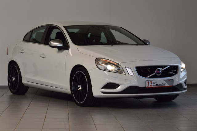 Volvo S 60 R-Design AWD |PDC|AHK|TW-Assistent Gebrauchtwagen Kaufen | EZ 06/2011 | Preis 14.490 €