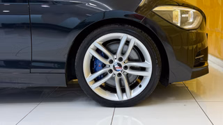 BMW M135 I XDRIVE NAVI PDC SERVICE FULL BMW - bilder 1