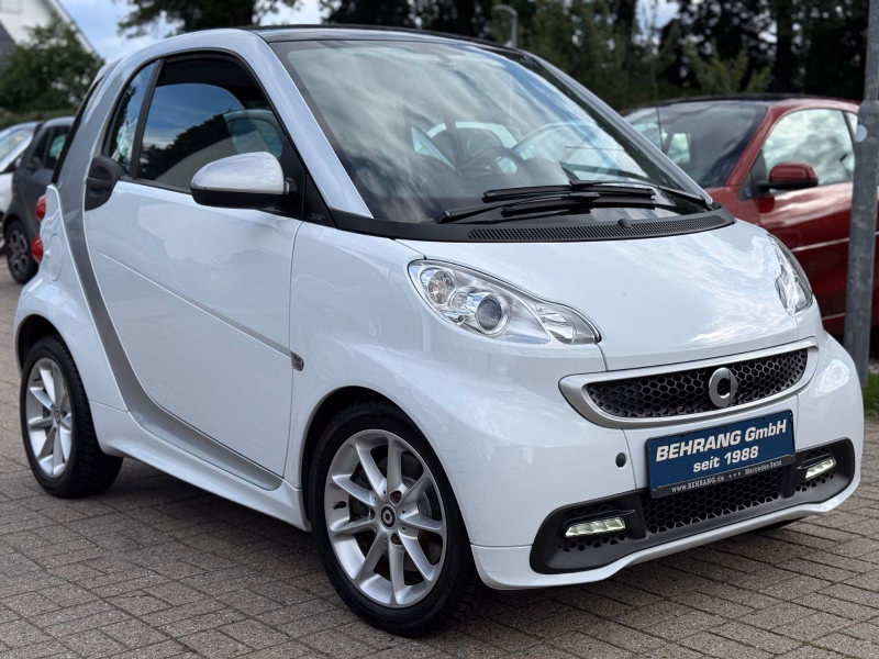 Smart ForTwo *PANORAMA*NAVI*SERVOLENKUNG*