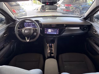 Alfa Romeo Junior Elettrica 115 kW Wärmepumpe, 18-Zoll, 10,25-Zoll-Display - foto 17