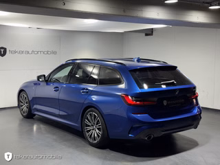 BMW 330 i M Sport *CarPlay*Navi*LED* - foto 2