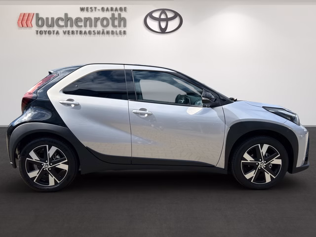 Toyota Aygo X Hybrid Teamplayer + Sitzheizung - foto 4