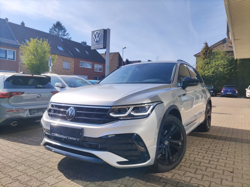 Volkswagen Tiguan R-Line Black-Style,NAVI,KAM,AHK,WR,IQ
