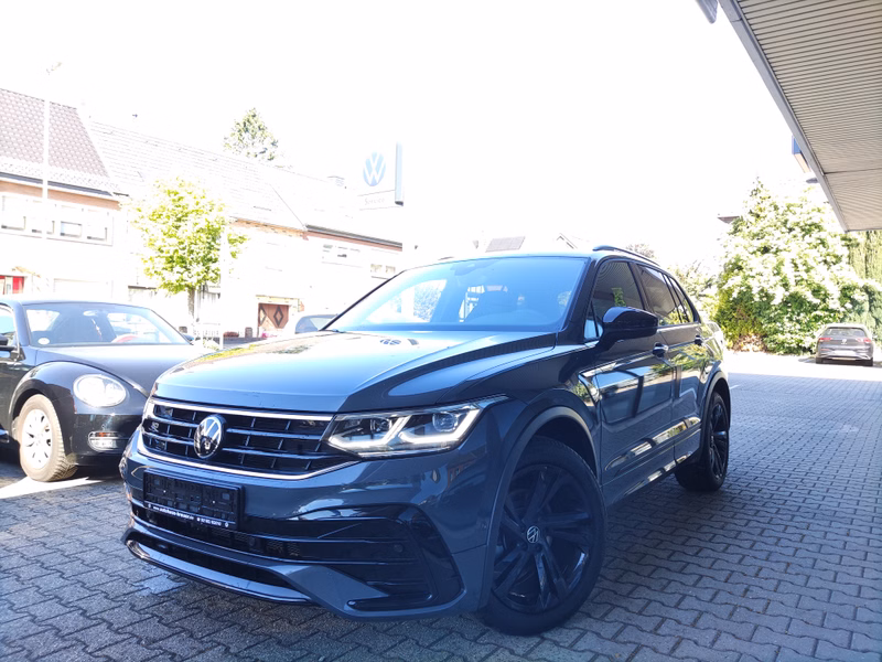 Volkswagen Tiguan R-Line Black-Style,IQ,AHK,NAV,KAM