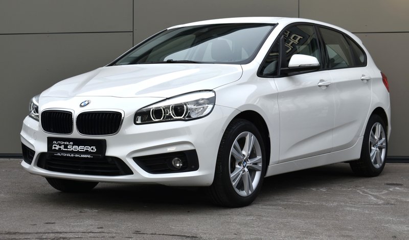 BMW 218i Active Tourer LED/TEMPO./AHK/BT/NAVI/PDC