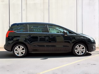 Peugeot 5008 Platinum  1. Hand Panorama Dach Klima - bilder 10