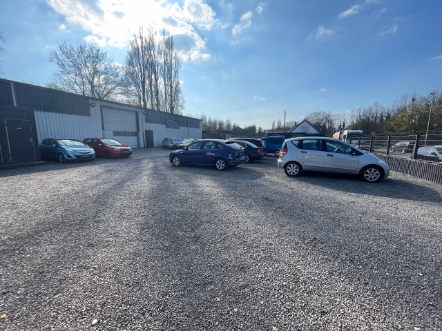 Car World Automobile | Gebrauchtwagen händler