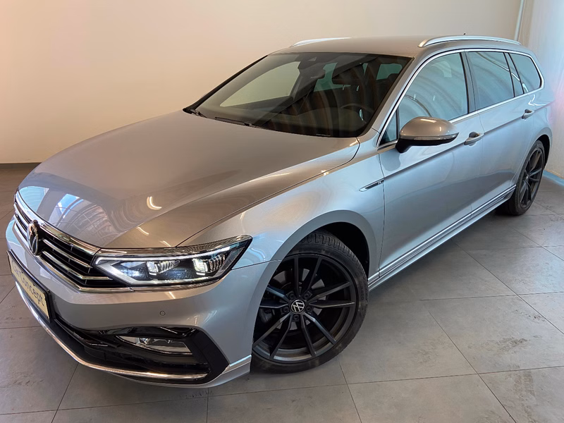 Volkswagen Passat Variant 2.0 TDI DSG 4M R-LINE AHK NAPPA StHZ 19"