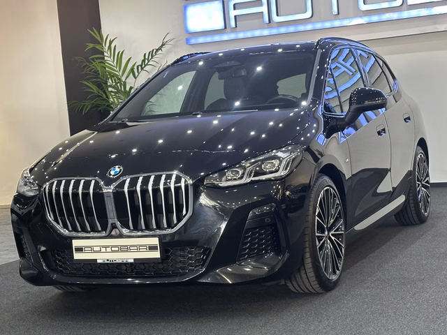 BMW 218 Active Tourer M-SPORT PANO HUD 360 MASSAGE H&K Gebrauchtwagen Kaufen | EZ 10/2024 | Preis 26.900 €