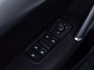 Volkswagen Touran 2.0 TDI Comfortline  LED NAVI SHZ TEMP - bilder 9