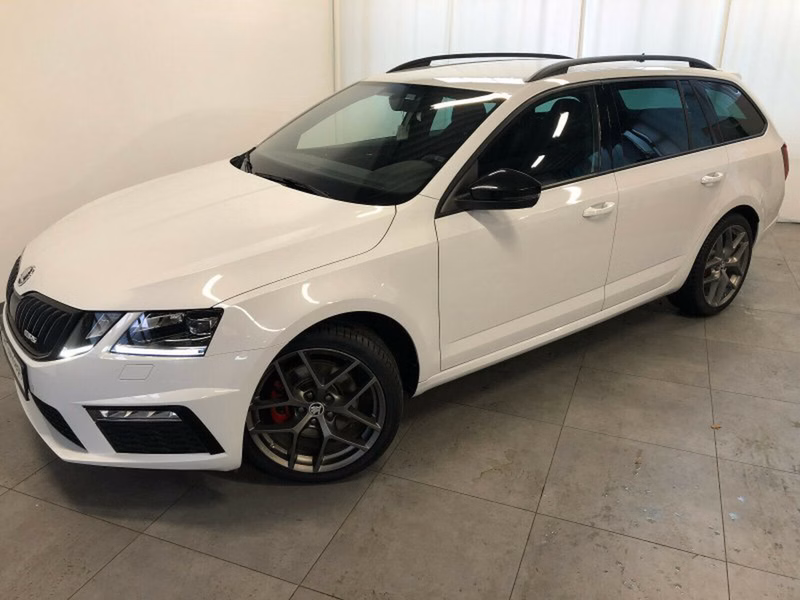 Skoda Octavia Combi 2.0 TDI DSG RS 18" ACC VIRTUAL