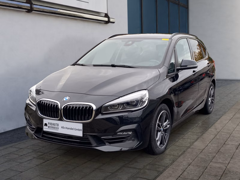 BMW 220i Active Tourer Sport line DRIVINGASSIST/LEDER