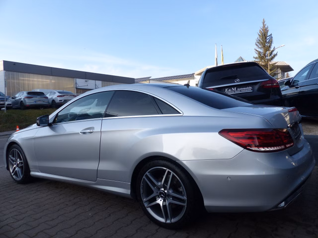 Mercedes-Benz E 200 E Coupe Automatik*LEDER*PANO*AMG PAKET*LED - photo 6