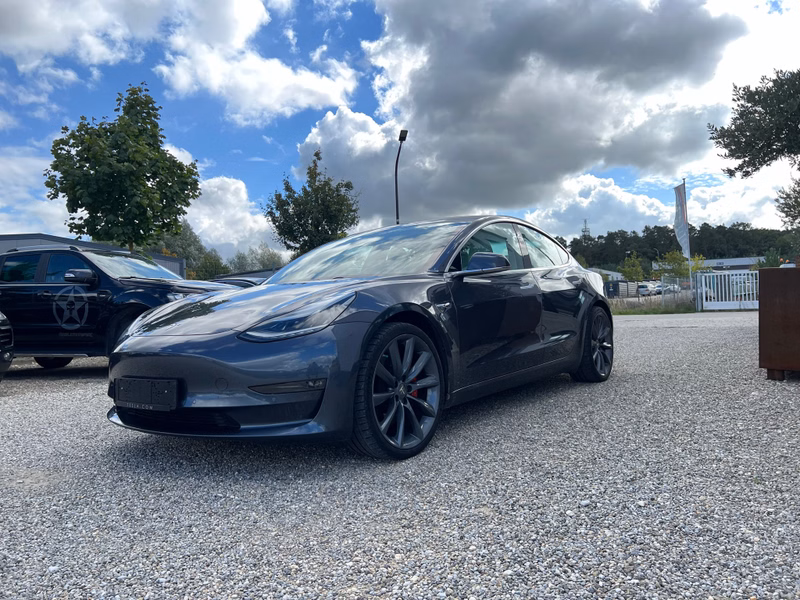 Tesla Model 3 Performance Dual AWD Langstreckenver.