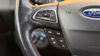 Ford Kuga ST-Line  AUTOMATIK SHZ CAM NAVI - foto 18