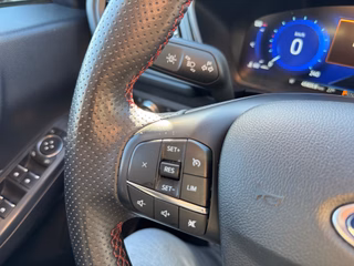 Ford Kuga Plug-In Hybrid ST-Line +1.HAND+AHK+PANO+WINTERPAKET+ - bilder 6
