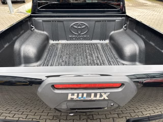 Toyota Hilux Double Cab Invincible 4x4 + WKR - foto 14