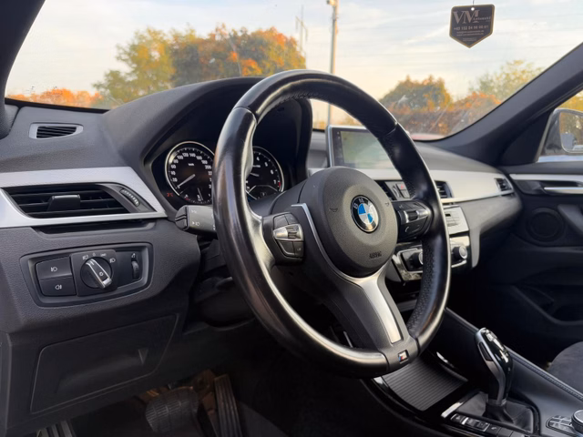 BMW X1 sDrive 20 i M Sport HUP*Pano*Kamera*Tempo*Nav - foto 8