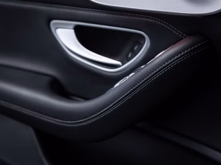 Mercedes-Benz C 300 4M AMG-LINE  DISTR MBEAM BURMESTER 360° - bilder 17